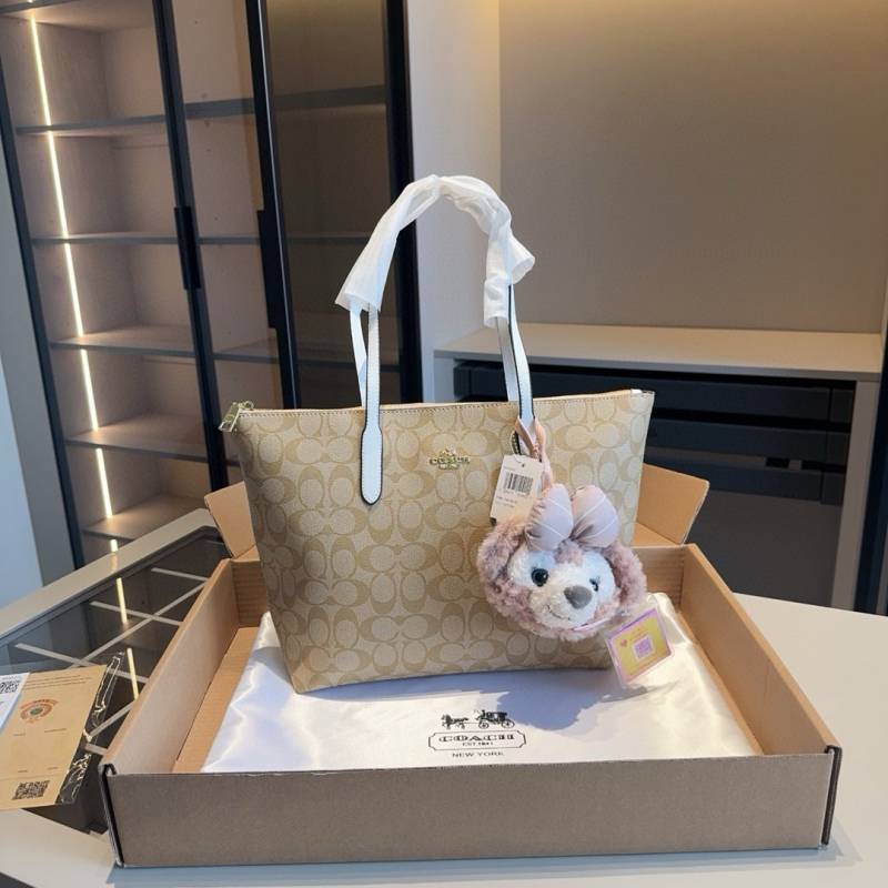 Coacch_Light-Ap-White_Fiona_Top_ZipperTote_With_OriginalBox_TeddyDisneyCharm_DustCoverPacking