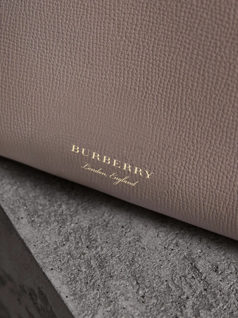Burbery_Medium_Banner_Handbag_With_Dust_Bag_&_Shoulder_Strap_(Apricot-983)