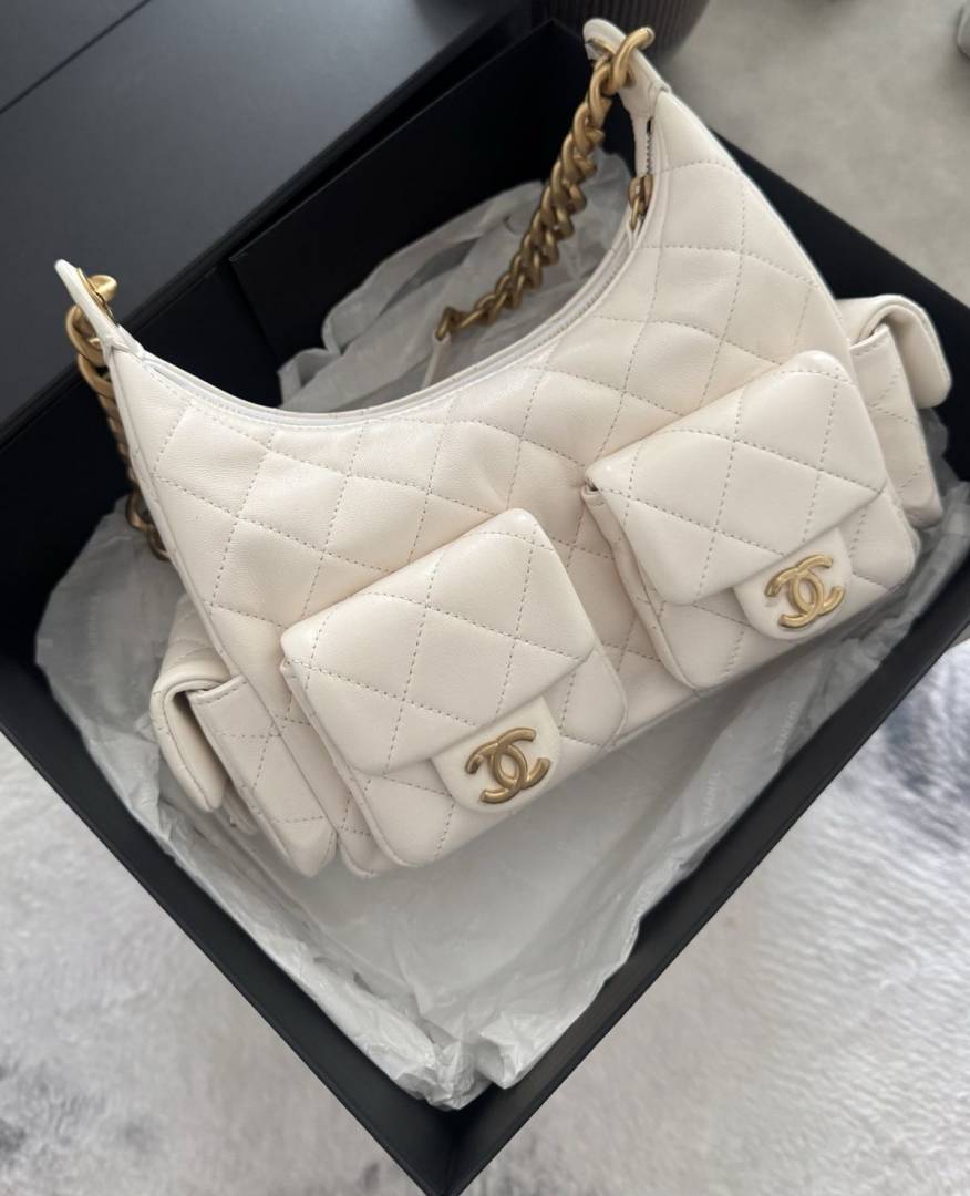 Chaneel_CB_Cargo_Shoulder_Hobo_Leather_White_With_DustCover_CarryBag