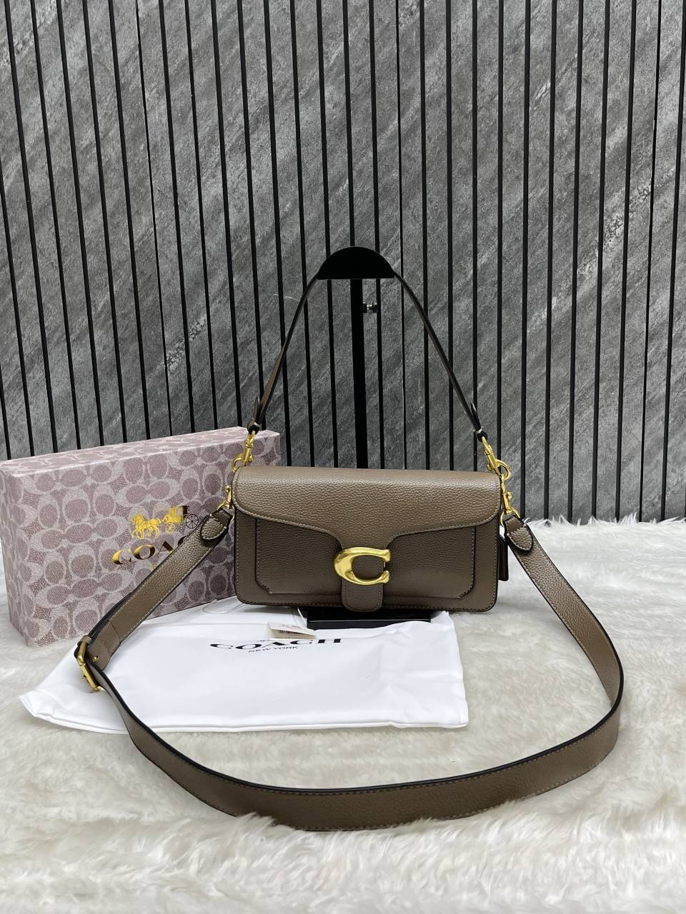 Coacch_Tabby_26_Mud_With_OriginalBox_DustCover_2Belt