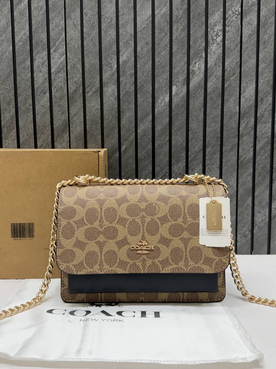 Coacch Klare Apricot Black Highend ShoulderBag With OriginalBox & DusTCover Metal Tag