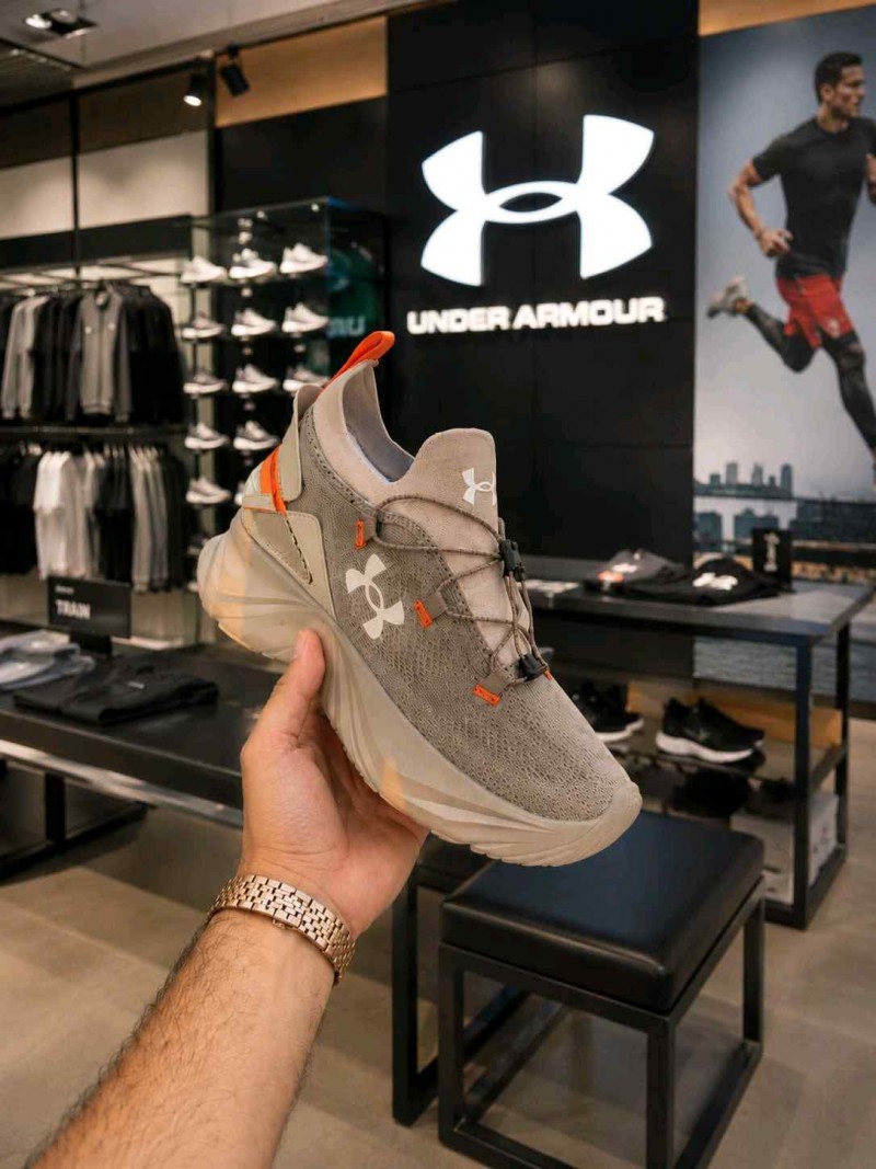 Under Armorr Hiking Khaki Brown 2586