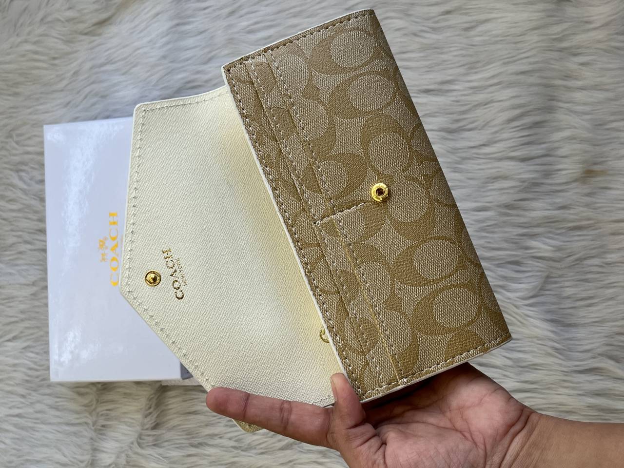 Coatch_126_AP_Long_Flap_Wallet_With_OriginalBox_DustCover