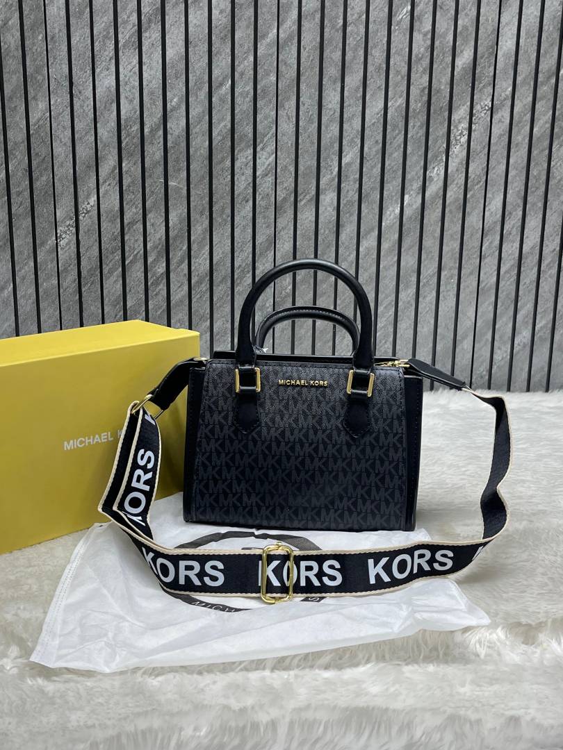 Micheal Kors_Hope_Medium_Satchel_With_OriginalBox