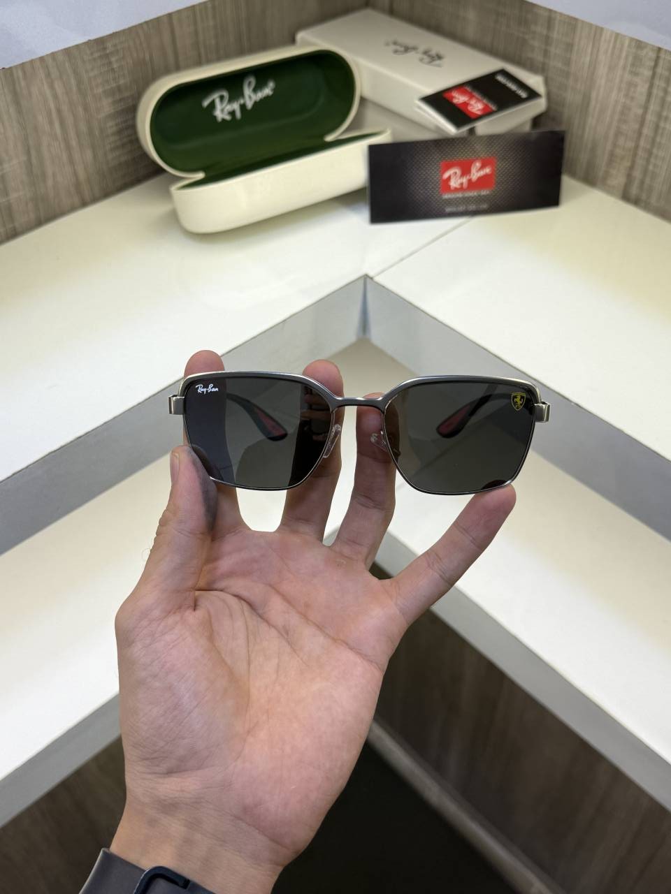 Rey ban x Ferrari 7 Premium sunglass