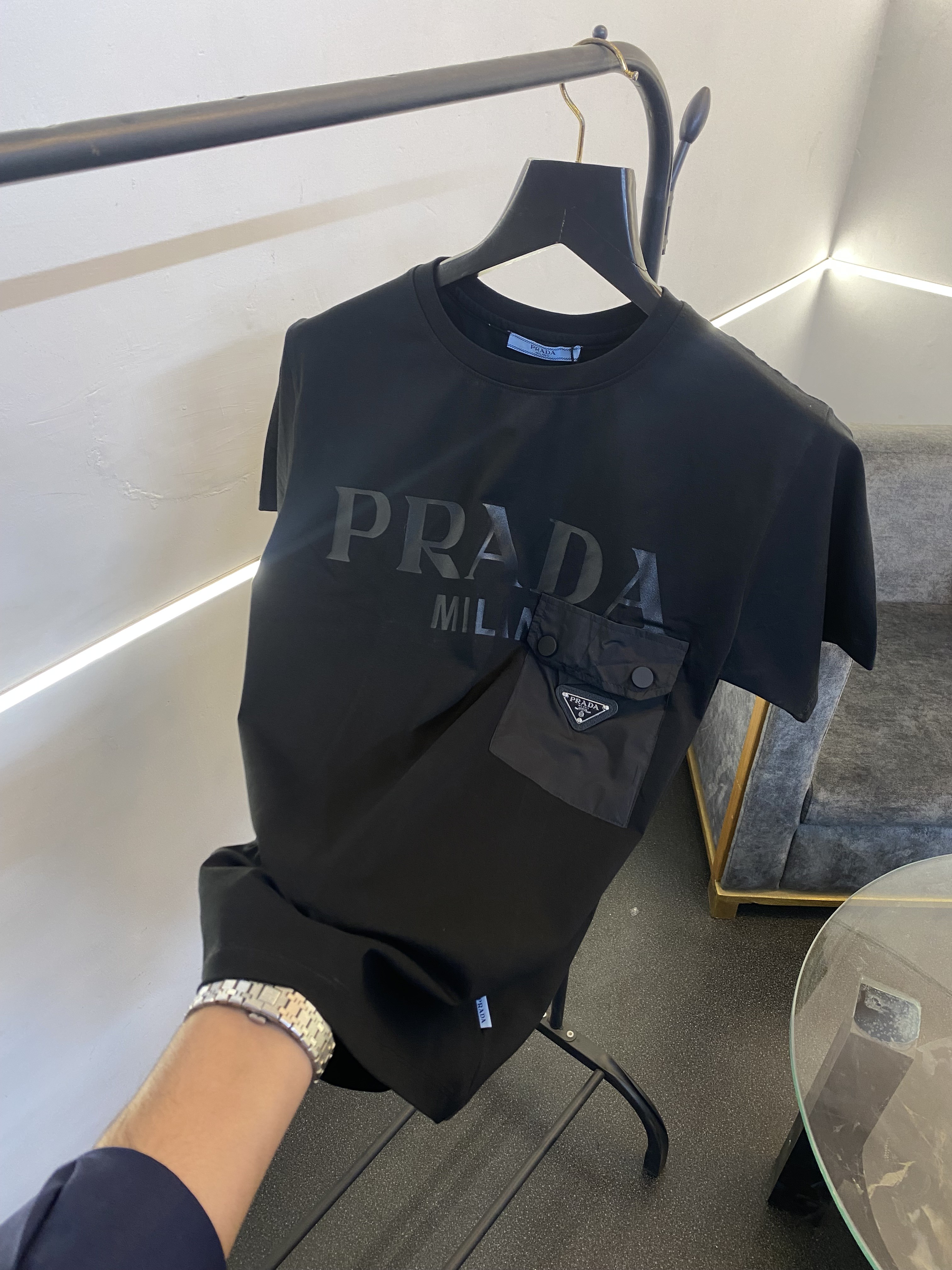Pradda turkey imported front pocket and print imported round neck tshirt black