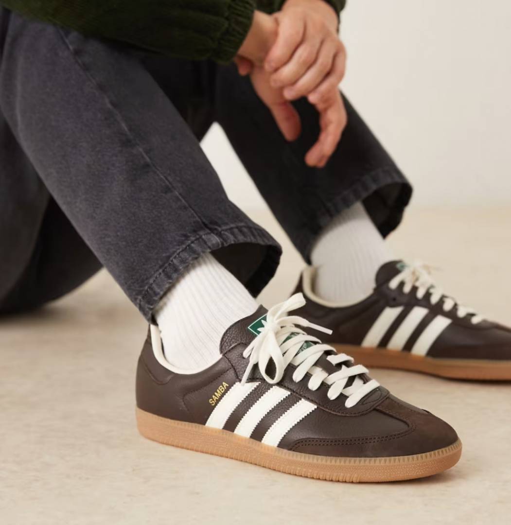Adiddas Originals Samba OG sneakers in dark brown and white