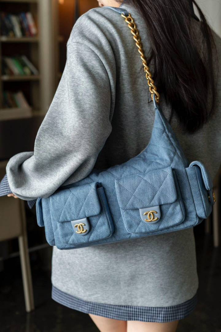 Chennel_CB_Denim_Blue_Cargo_ShoulderBag_With_DustCover_CarryBag