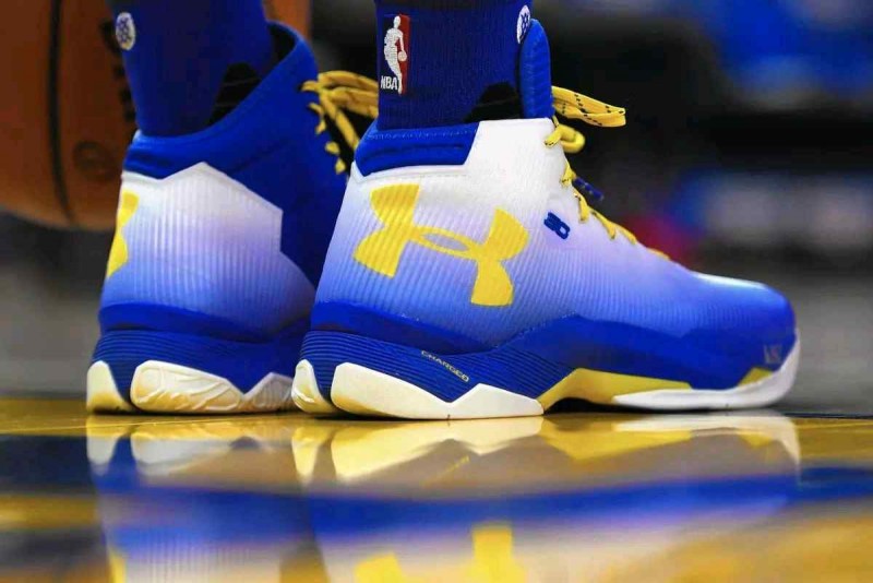 Underr Armourr Curry 2.5 White Team Royal 6108