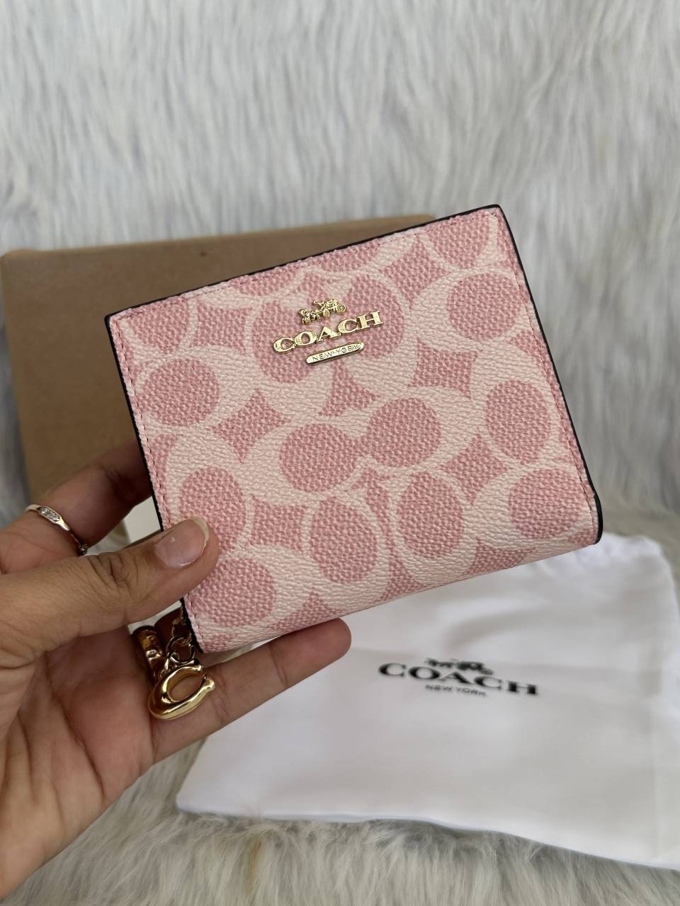 Coach_Snap_Wallet_Pink_Edition_Coded_With_OriginalBox_DustCover_Tags