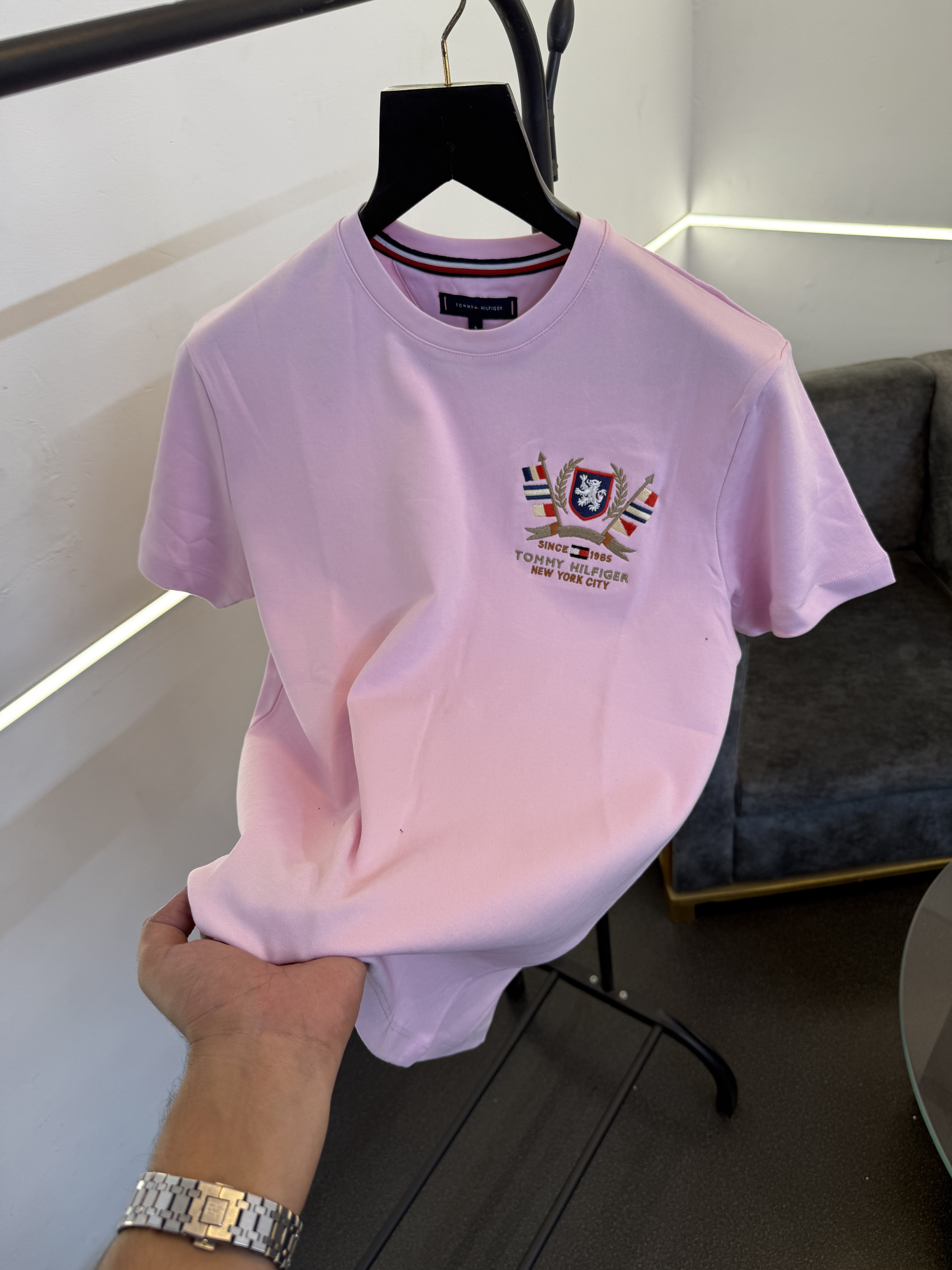 Tommy hilfigar round neck imported tshirt pink sale