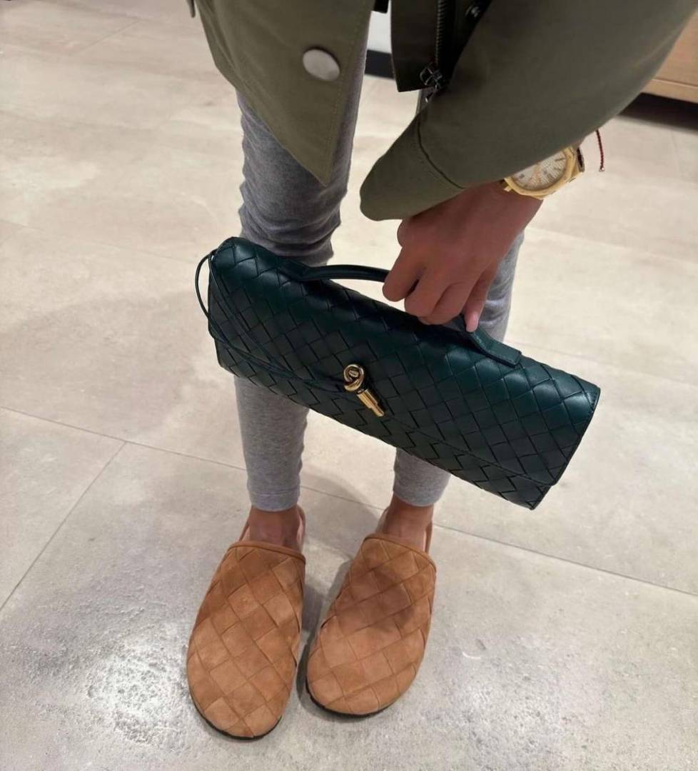Bottega Veneta Green Andiamo Long Clutch Bag With Original Box Dust Cover & LongSlingBelt