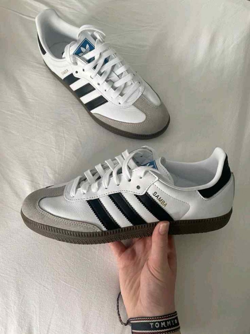 Adidas_Samba_White_to_Black