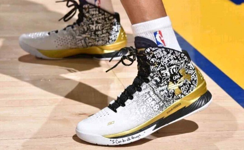 Underr Armour Curry 1 MVP Trophy Gold