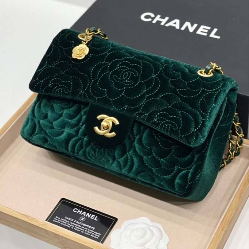 Chennel_Velvet_Camellia_Flower_Premium_Limited_Edition_Bag_With_Dust_Bag_(Green-694)