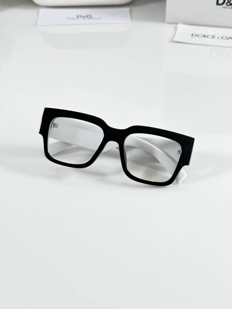 DG6184 Black White Frame