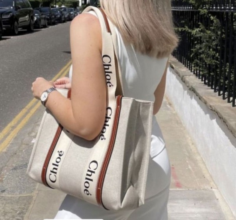 CHLOE Medium Woody Tote Bag With Dust Bag (White - 397)