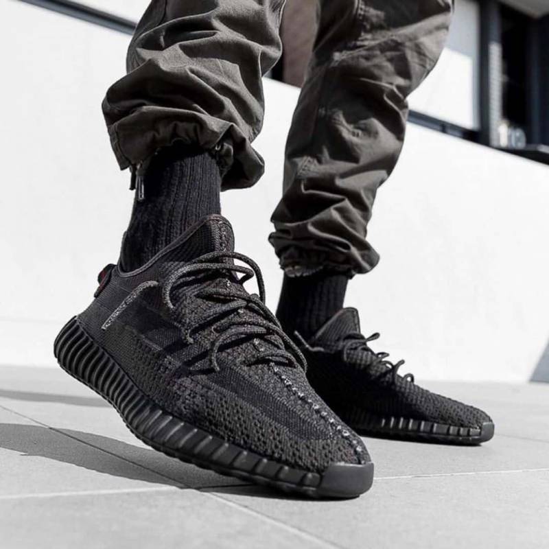 Adiddas Yeezy Boost 350 V2  Onyx With Full Accessories SEMI UA
