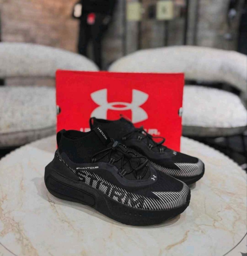 Under armorr Phantom 4 Strome Black