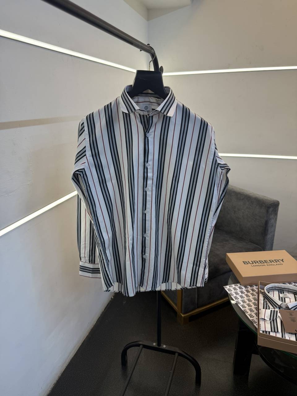 Burbery lining imported box pack shirt with brand button white sale