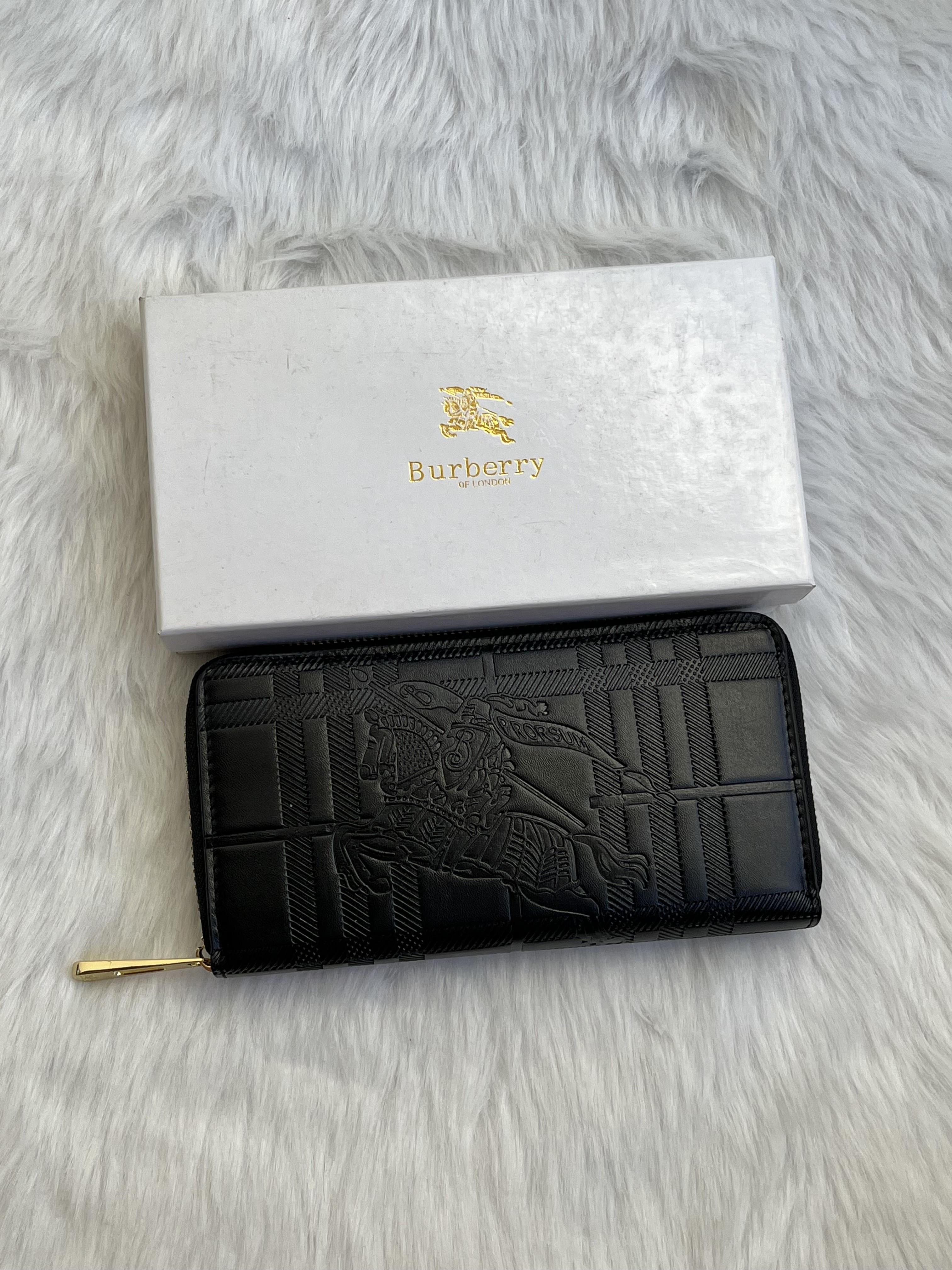 Burbery_34_Zippy_Wallet_With_OriginalBox