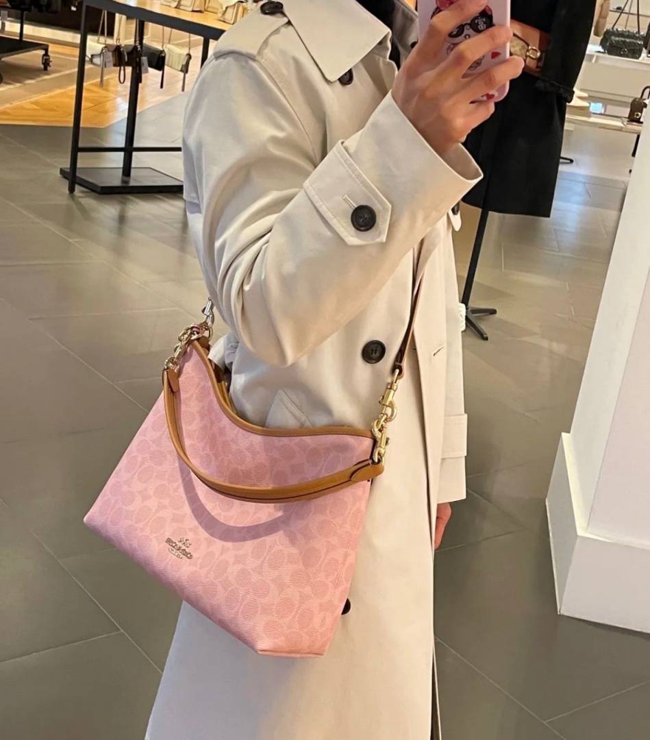 Coacch Laurel Special Edition Pink Monogram Hobo Tote With OriginalBox DustCover Tag
