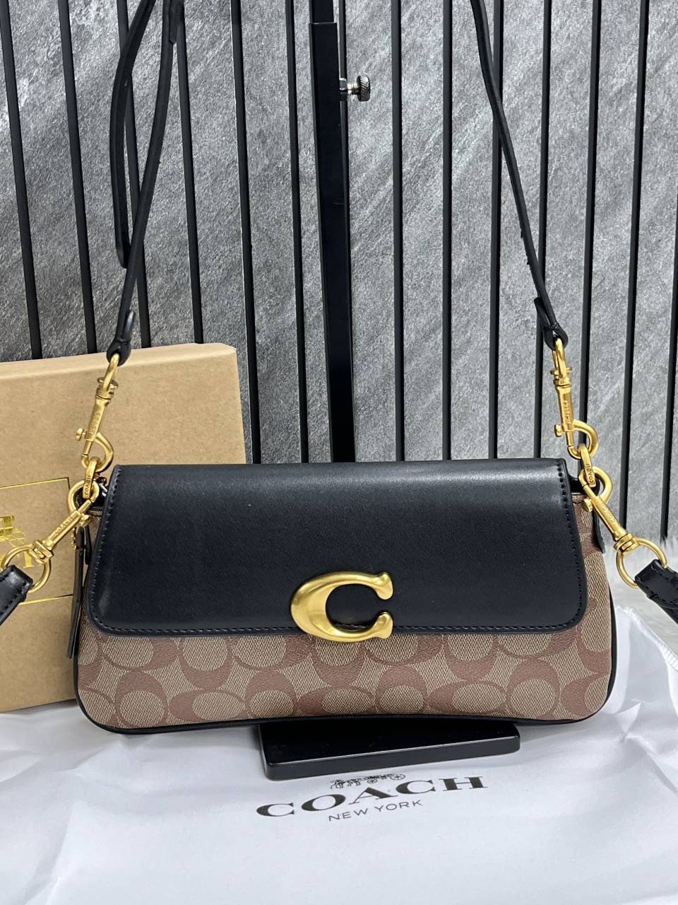 Coach_Jet_Set_Apricot-Black_Shoulder_Bag_With_OriginalBox_DustCover