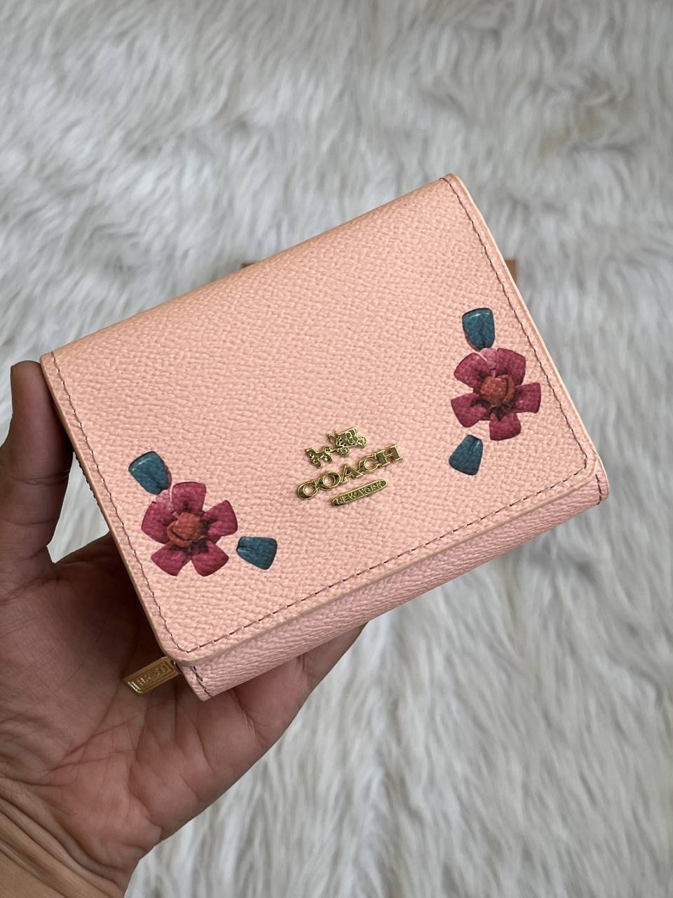 Coacch_116_Pink_Trifold_Wallet_With_OriginalBox_DustCover_Premium