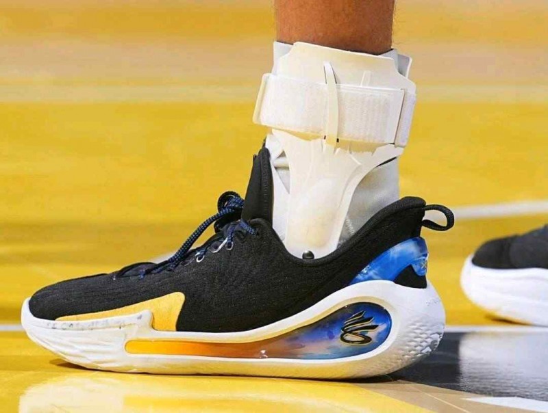 Under Armorr_Curry_12 Dub_Nation