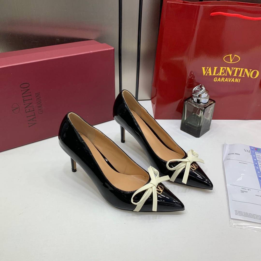 Valentyno_Pump_Heel_Elegant_Womens_Black_Patent_Leather_With_White_Knot_With_OG_Box_&_Carry_Bag_933-V9_Black