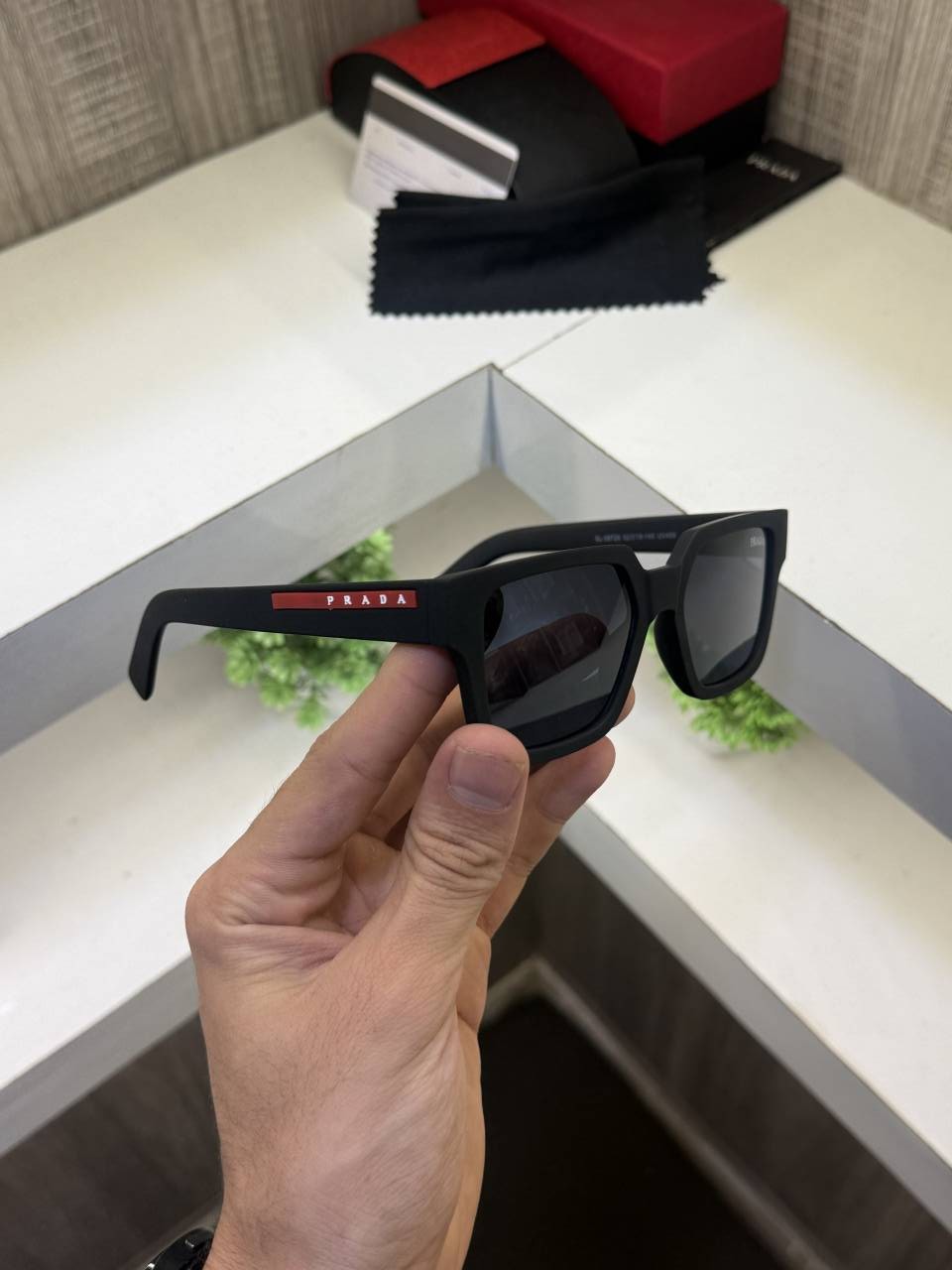 Pradda 58720 Sunglass (Matt Black)