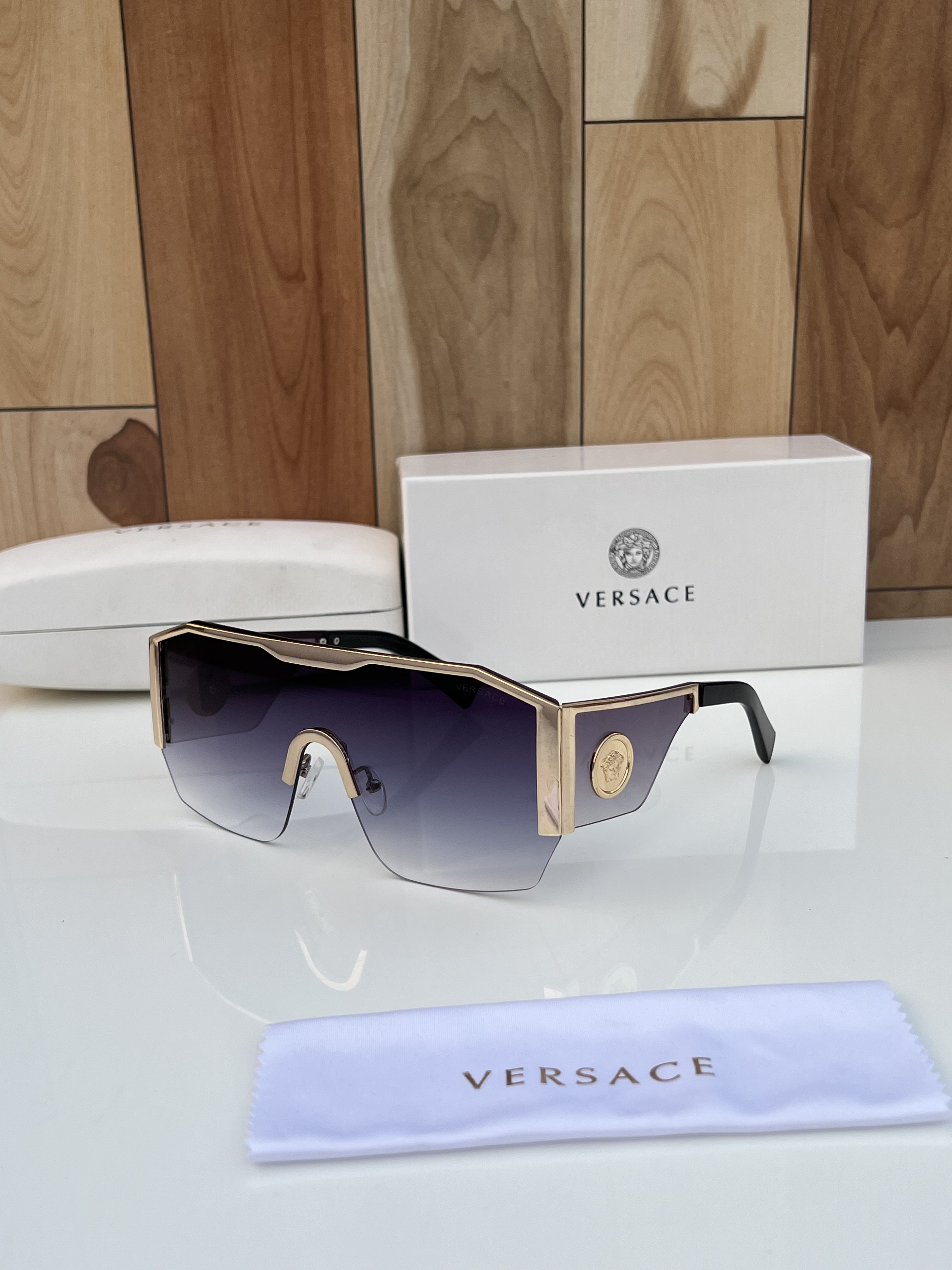 Versace_8312_gold_black_shaded