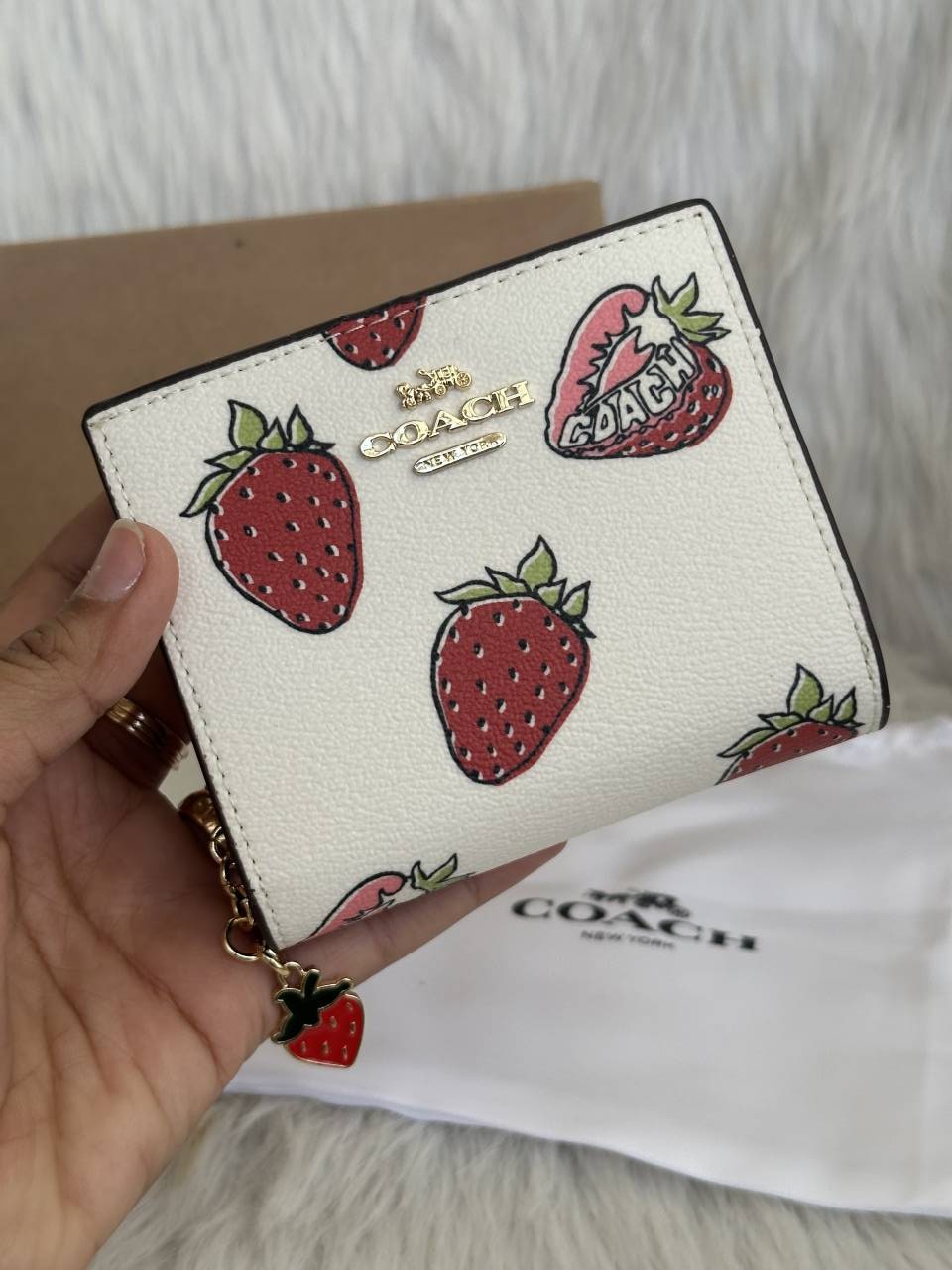 Coach_Snap_Wallet_Strawberry_Edition_Coded_With_OriginalBox_DustCover_Tags