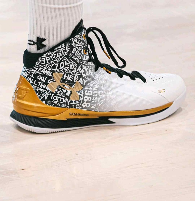 Underr Armour Curry 1 MVP Trophy Gold