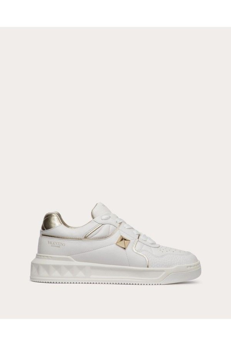 valentynoo garvani rockstud low top sneakers