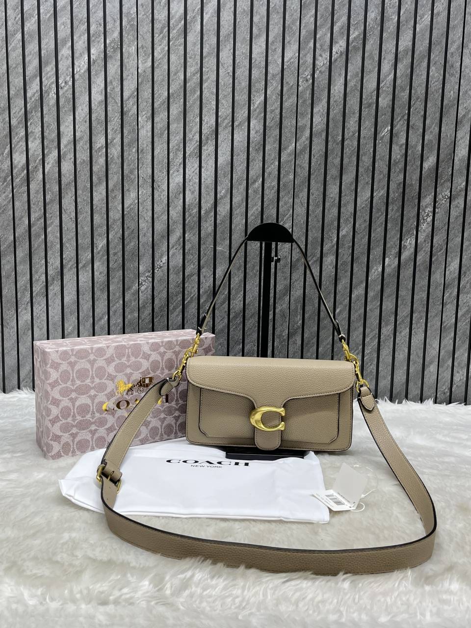Coacch_Tabby_26_Beige_With_OriginalBox_DustCover_2Belt