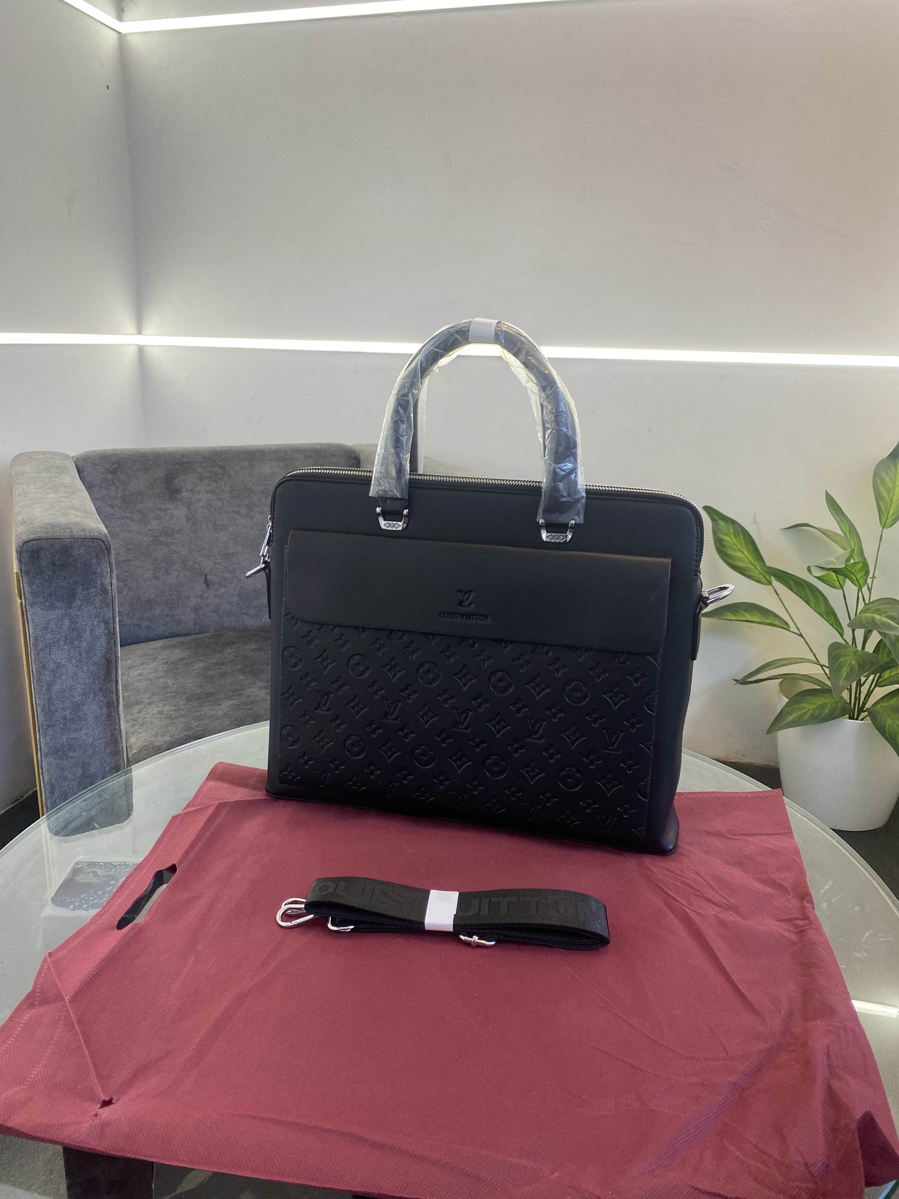 Loius vutton monogram Imported leather laptop bag with double zip back zip and strap with front big pocket black