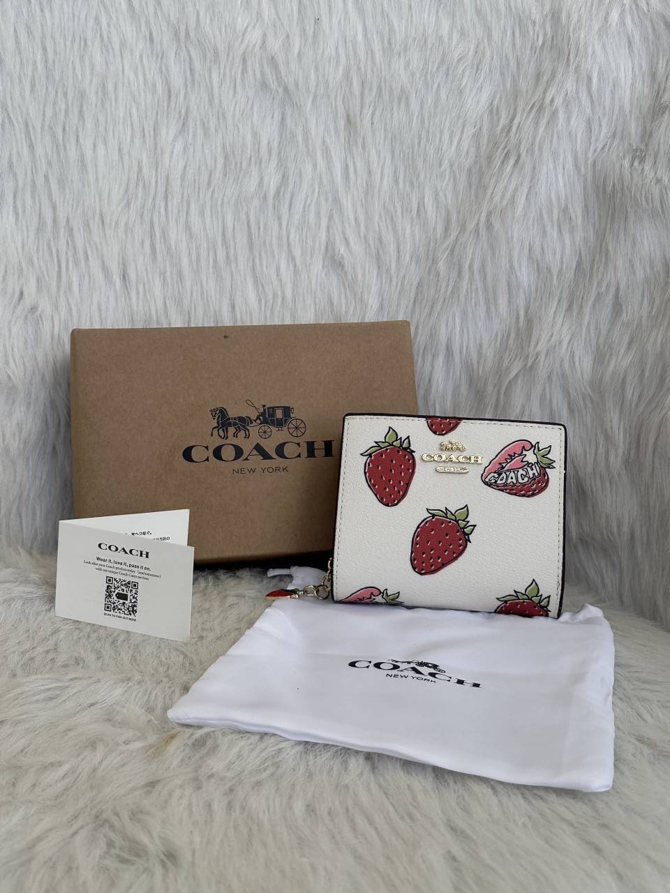 Coach_Snap_Wallet_Strawberry_Edition_Coded_With_OriginalBox_DustCover_Tags