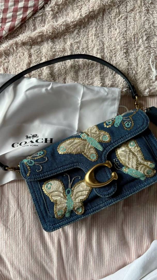 Coacchh CB Tabby 26 With Butterfly Embellis ent Original Box Carry Bag & DustCover Packing