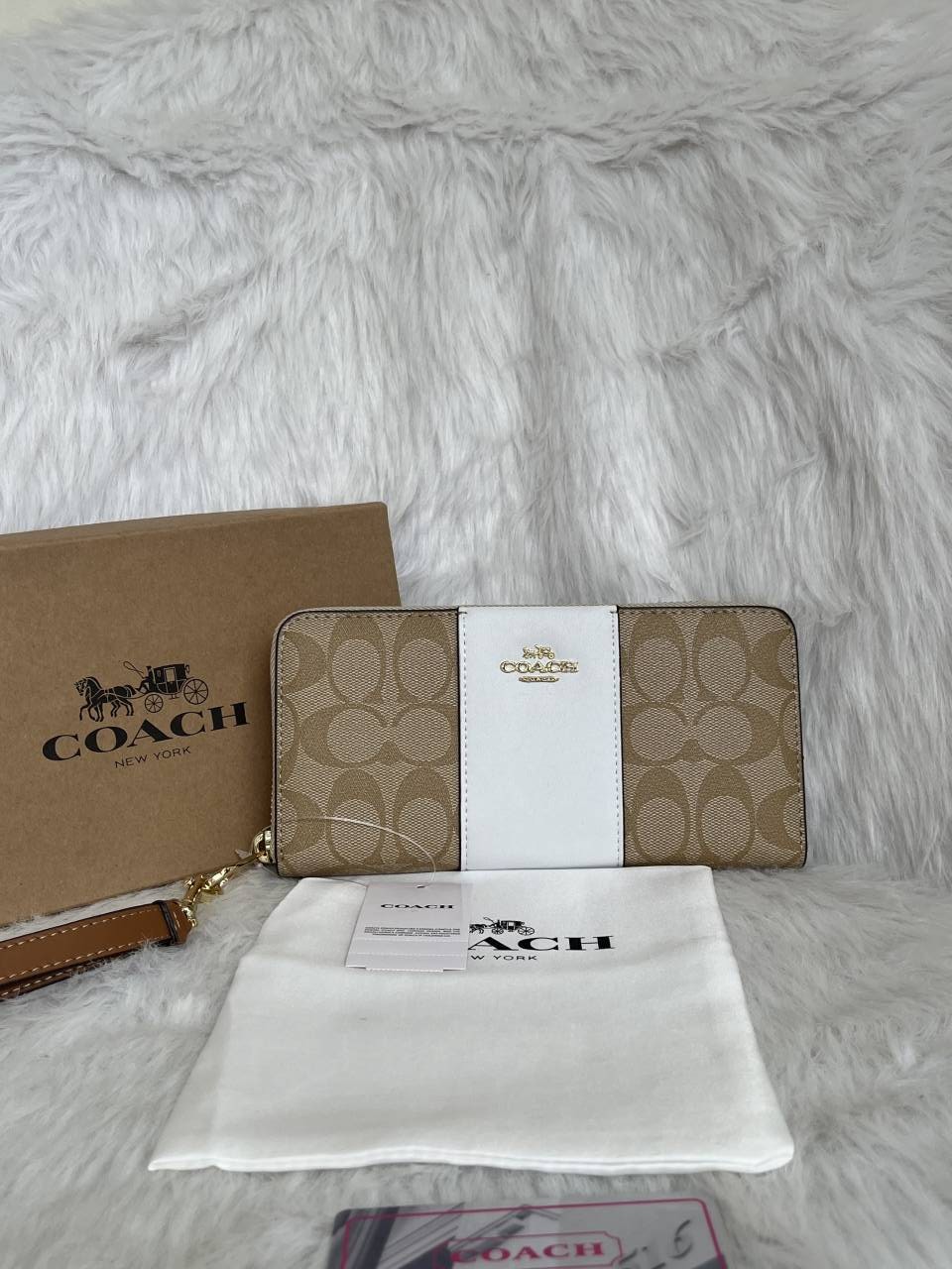 Coatch_10-3_Premium_quality_zipper_Wallet_With_Box_Tags_DustCover_Highend_Quality