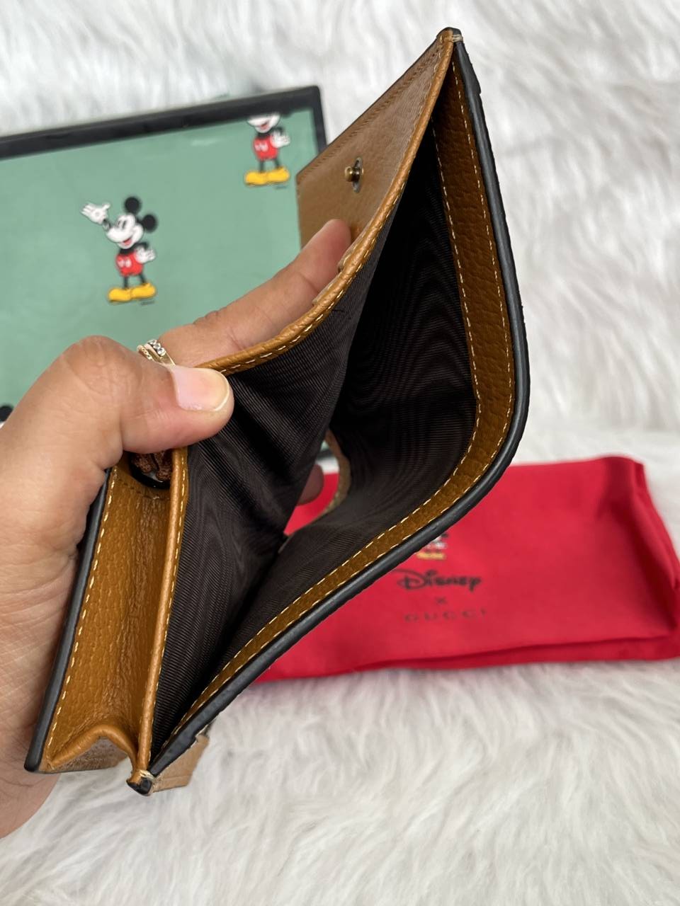 Guchi_X_Disney_Premium_Coded_TwoFold_Wallet_With_OriginalPacking