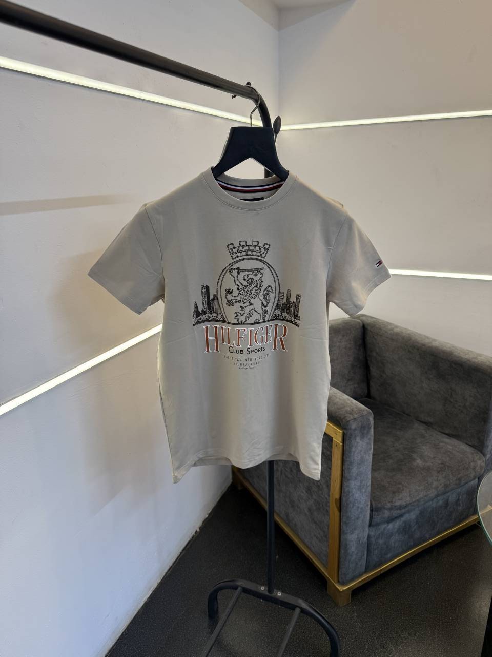 Tommy hilfigar imported round neck tshirt beige