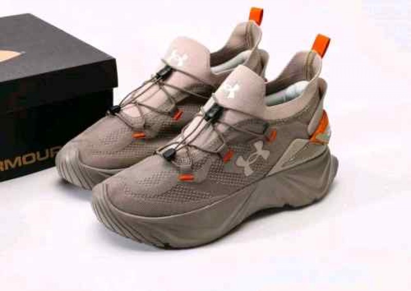 Under Armorr Hiking Khaki Brown 2586