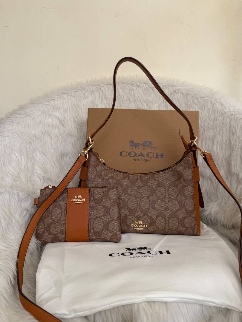 Coacch 03 Laurel Hobo Shoulder Combo With Wristlet Wallet Original Box Packing
