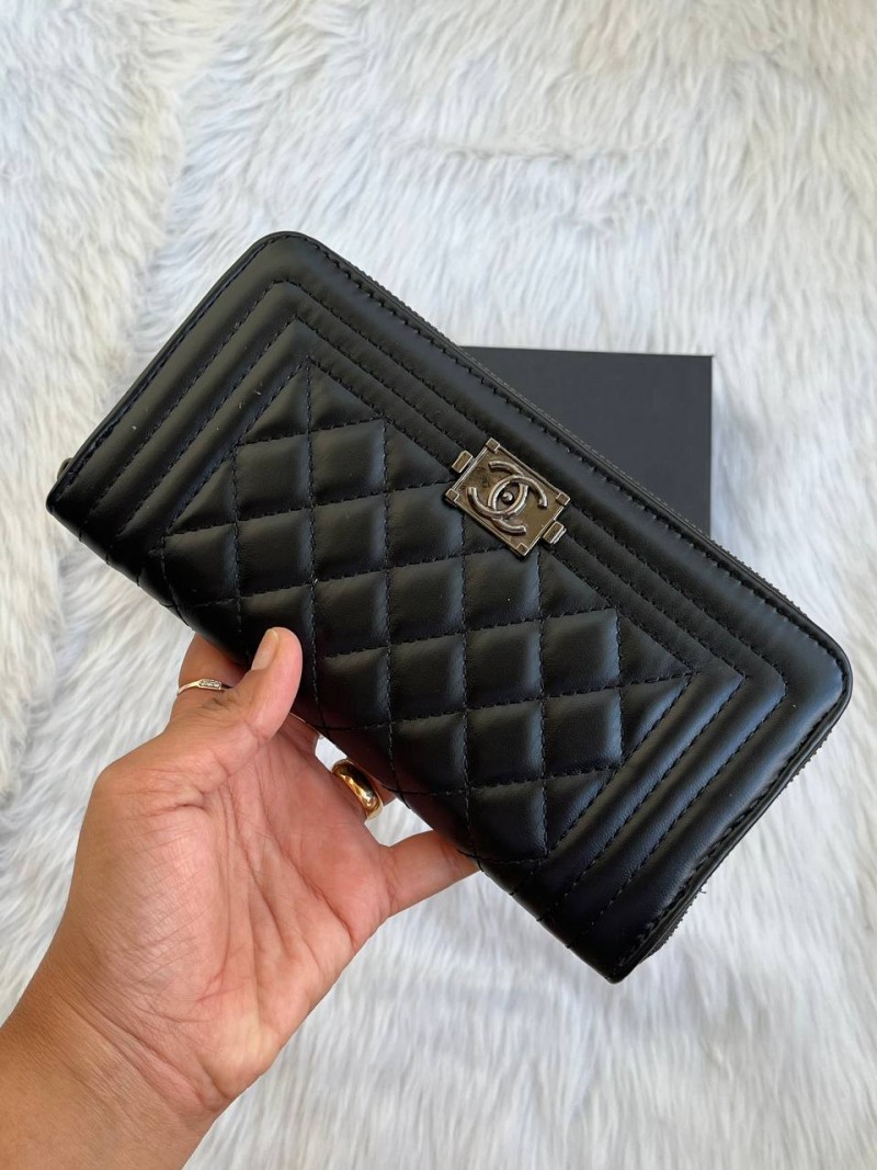 Chennel_96_Black_Zippy_Wallet_With_OriginalBox