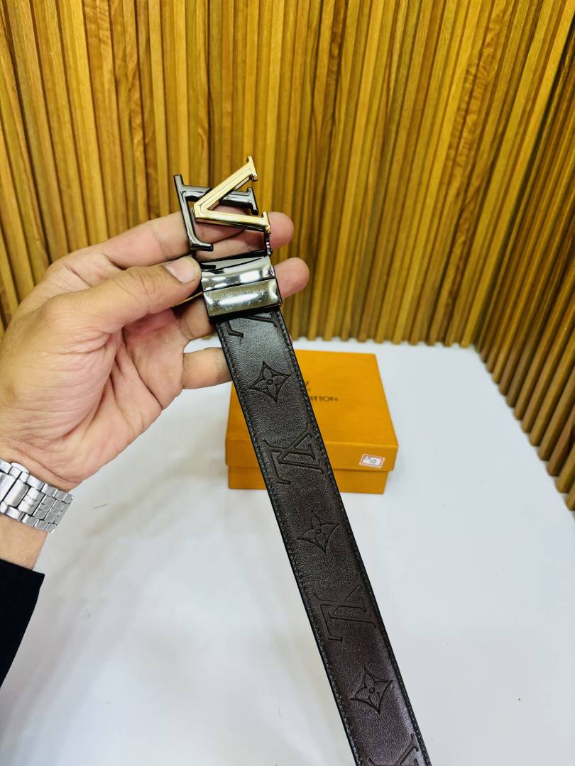 10 LV LOIUS VUTTON PREMIUM QUALITY REVERSIBLE BELT