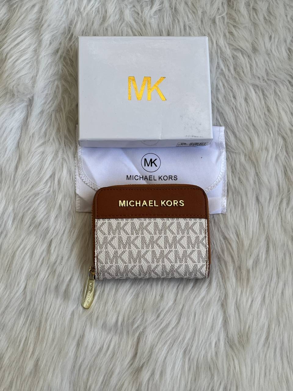 Micheal Kors_119_Beige_Mini_Wallet_With_OriginalBox_DustCover