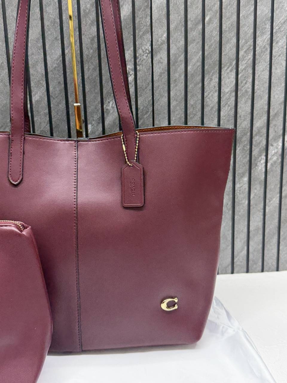 Coach Wine North Tote With DustCover & Pouch
