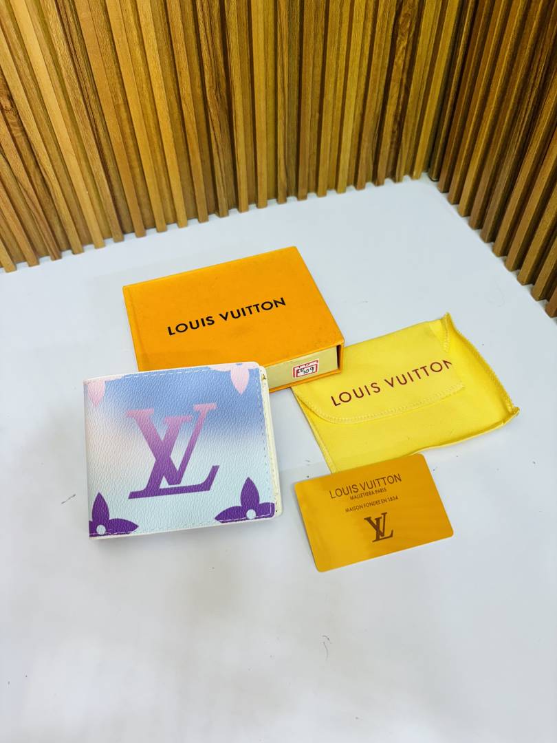 109 LV LOIUS VUTTON PREMIUM QUALITY WALLET