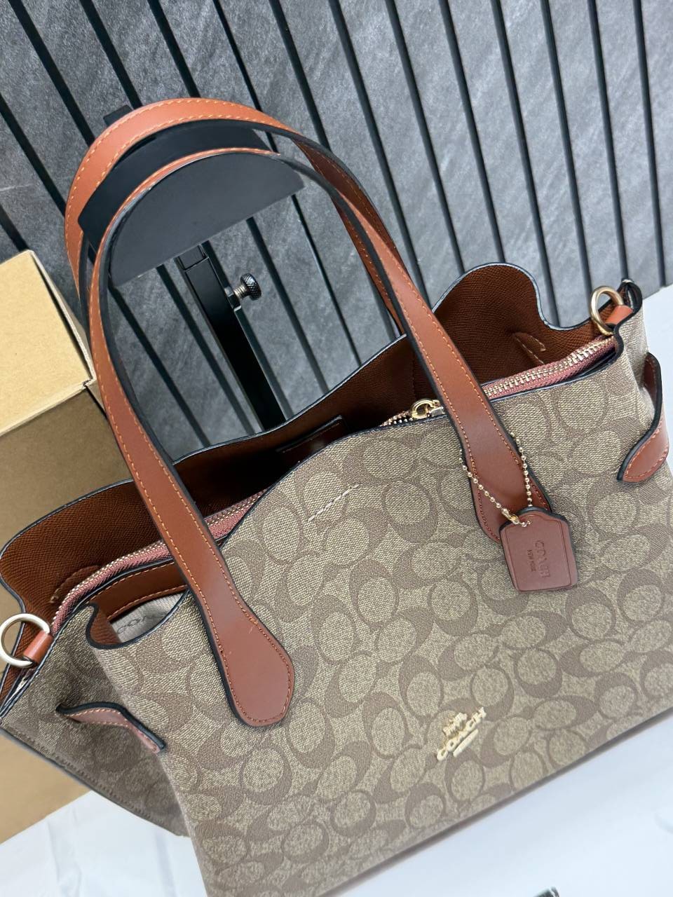 Coacch Hanna CarryAll Medium Satchel Bag With Original Box & DustCover